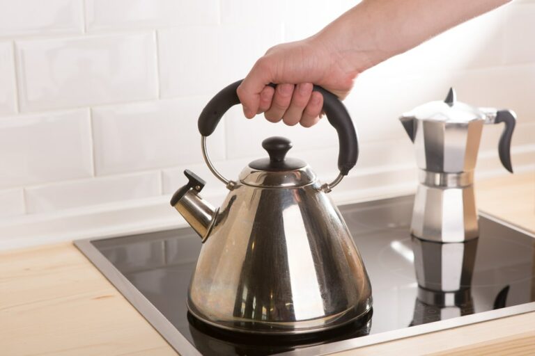 Effective Tips on How to Use a Stovetop Tea Kettle