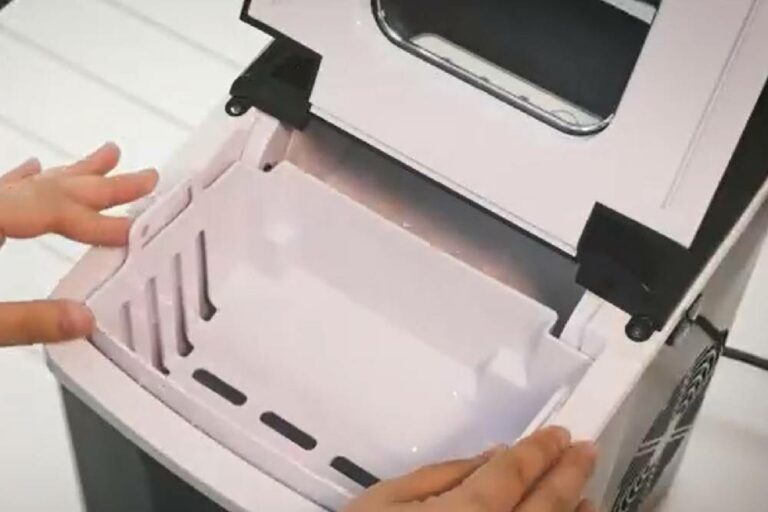 How to Clean an Ice Maker in 6 Simple Steps