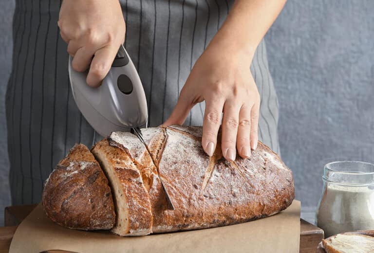 How to Use an Electric Carving Knife: A Guide for New Users