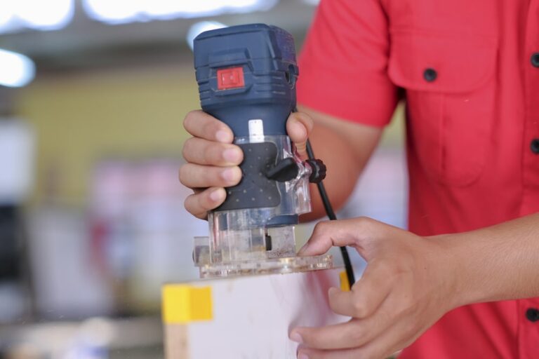 What Is the Difference Between a Palm Router and a Trim Router?