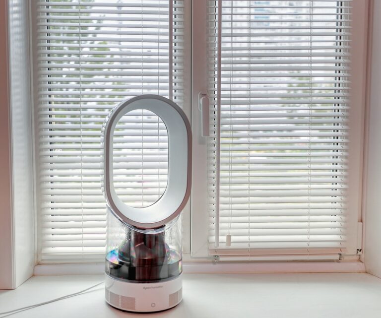 How to Clean a Bladeless Fan Without Breaking a Sweat!